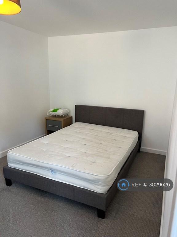 Room Exeter Close in Stevenage