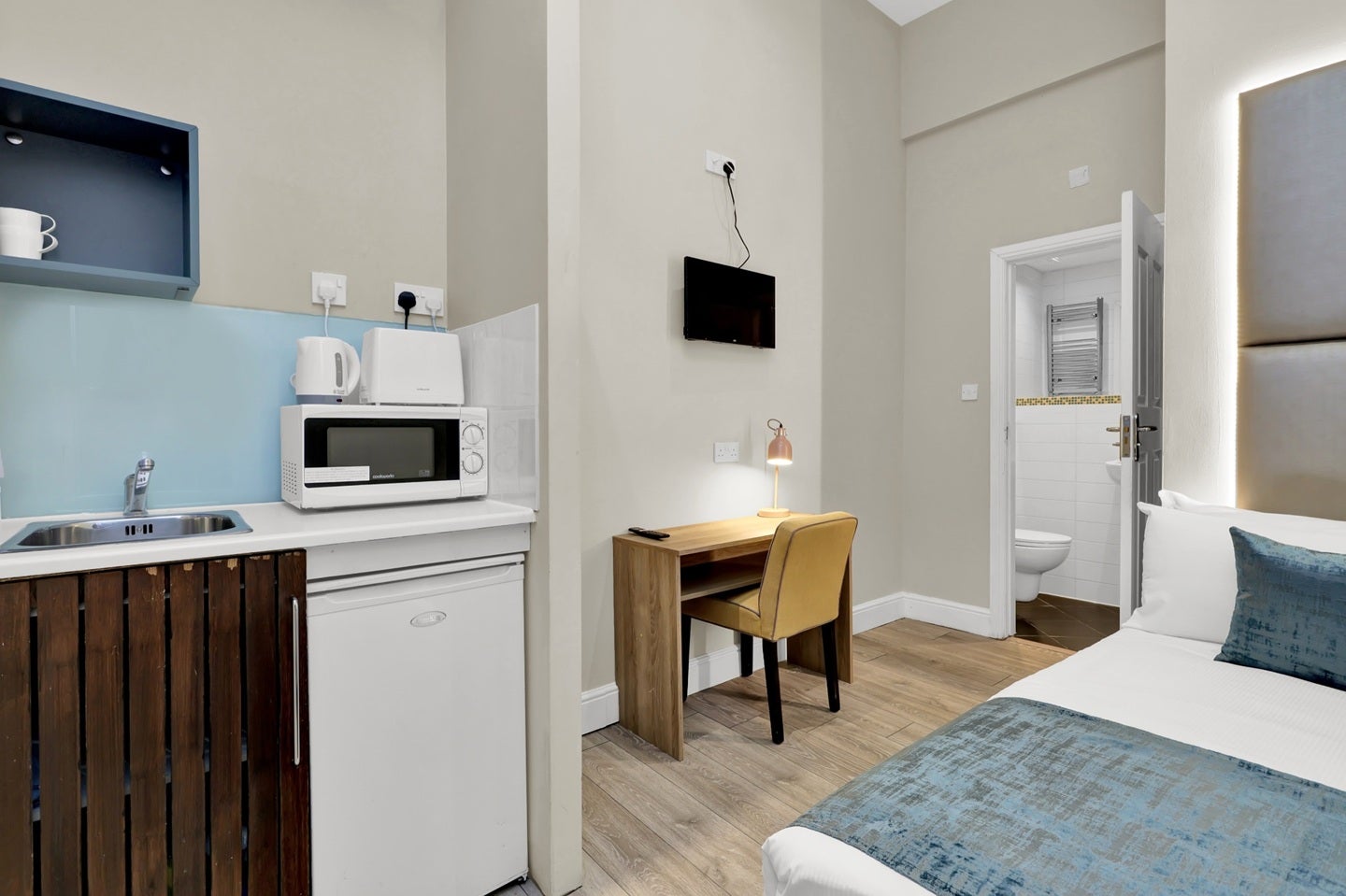 Flat Finchley Road in Greater London