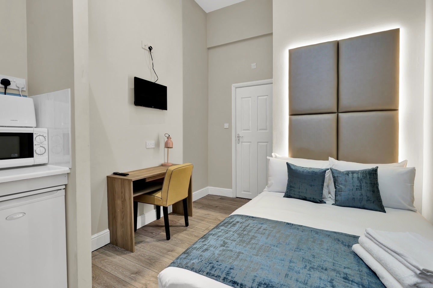 Flat Finchley Road in Greater London