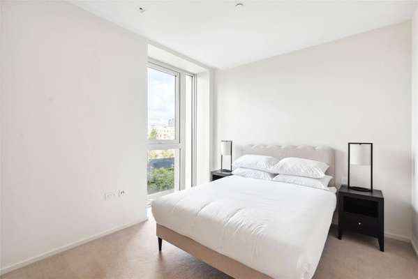 Flat Lillie Square in Greater London