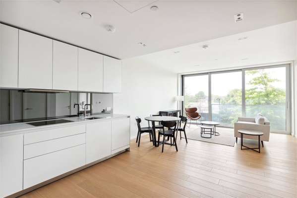 Flat Lillie Square in Greater London