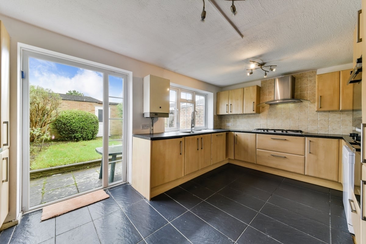 House Whitehouse Avenue in Hertsmere