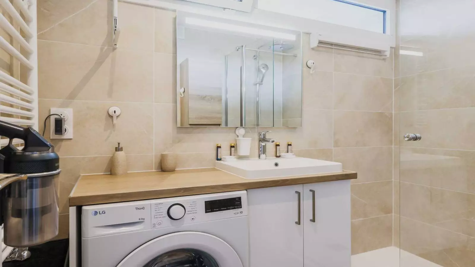 Flat Rue Championnet in Paris