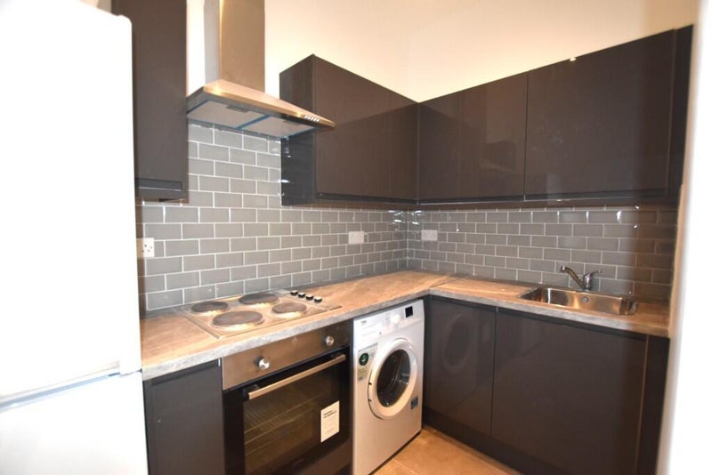 Flat Uxbridge Road in Greater London