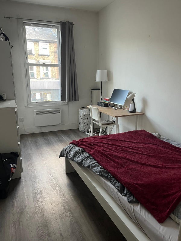 Flat Uxbridge Road in Greater London