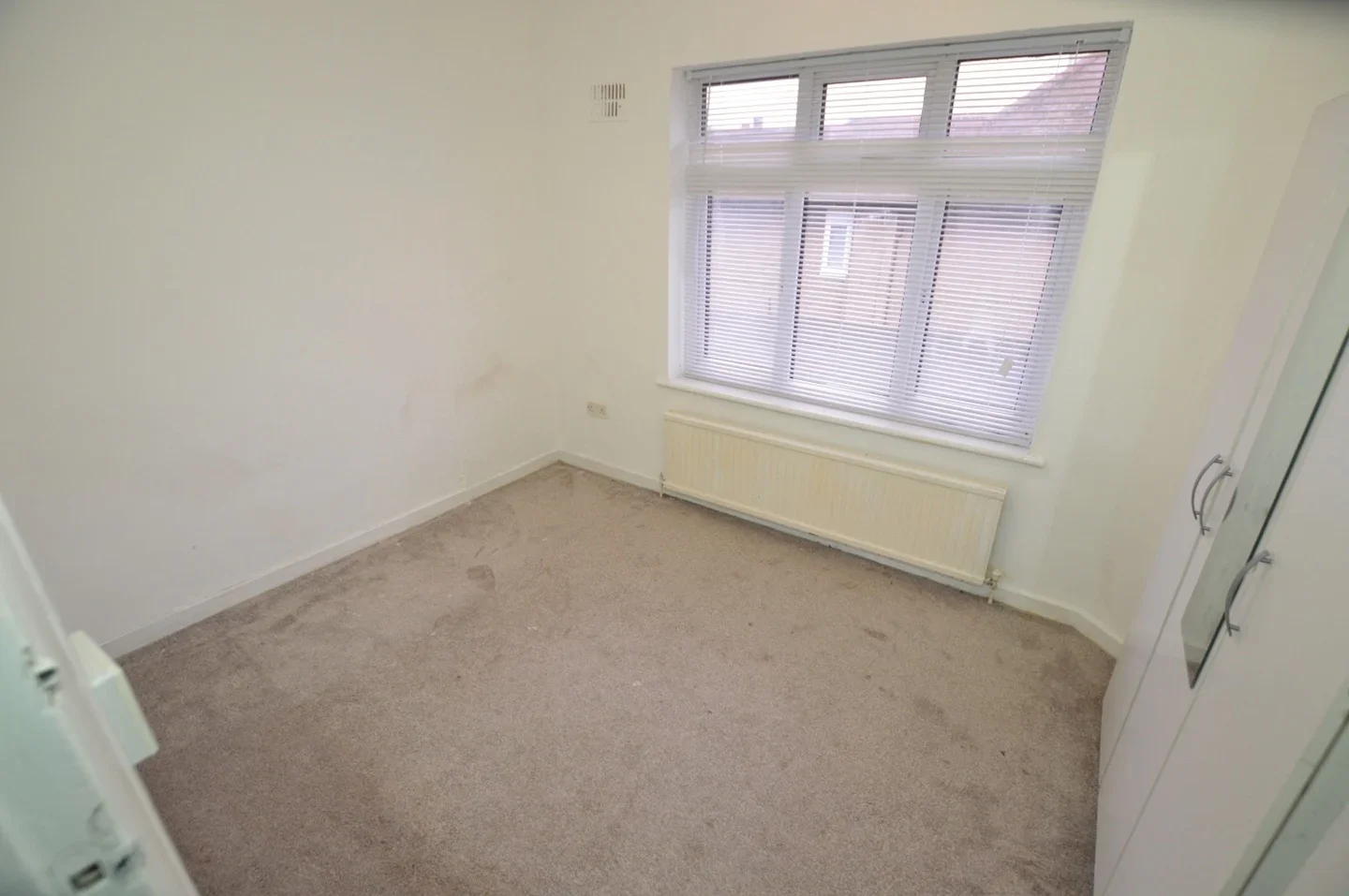 Flat Kingsley Gardens in Greater London
