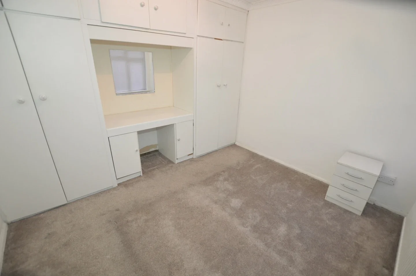 Flat Kingsley Gardens in Greater London