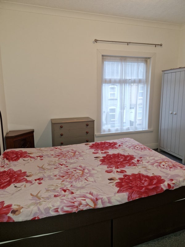 Room Nicholls Street in Coventry