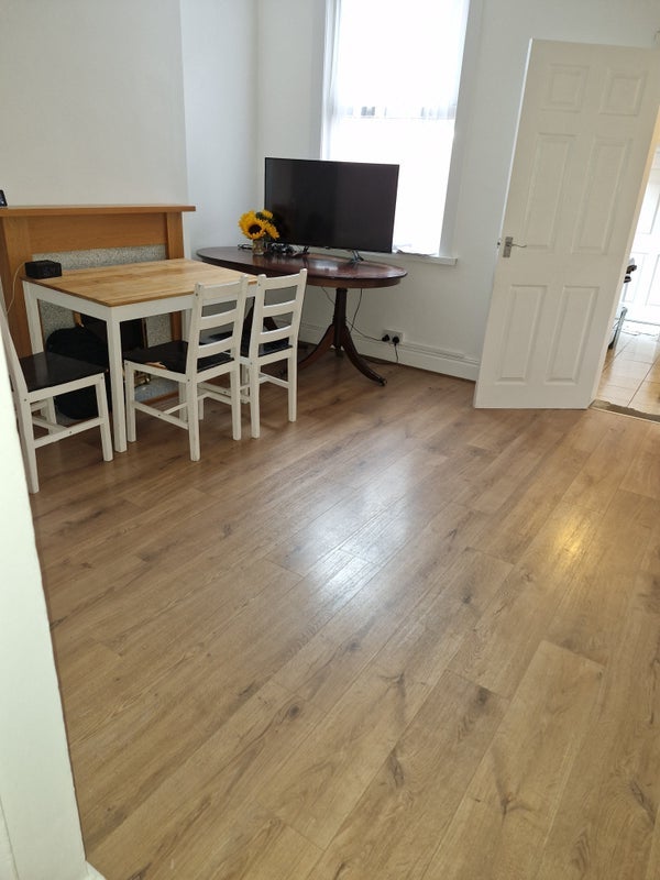 Room Nicholls Street in Coventry