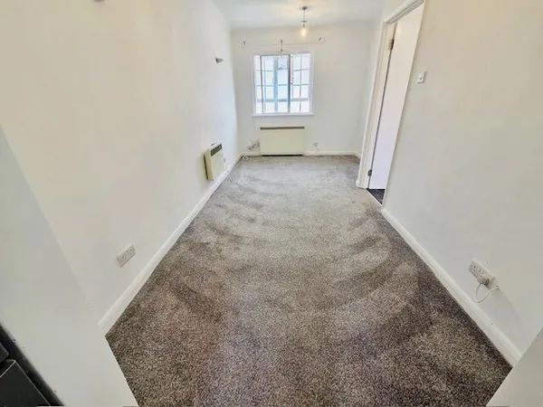 Flat Highgate Hill in Tunbridge Wells
