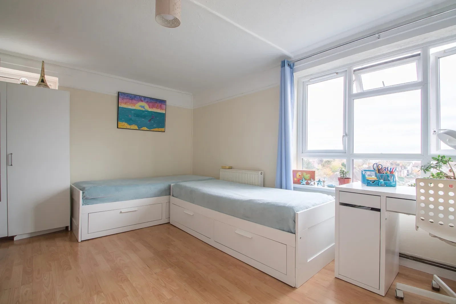 Flat Strongbow Crescent in Greater London