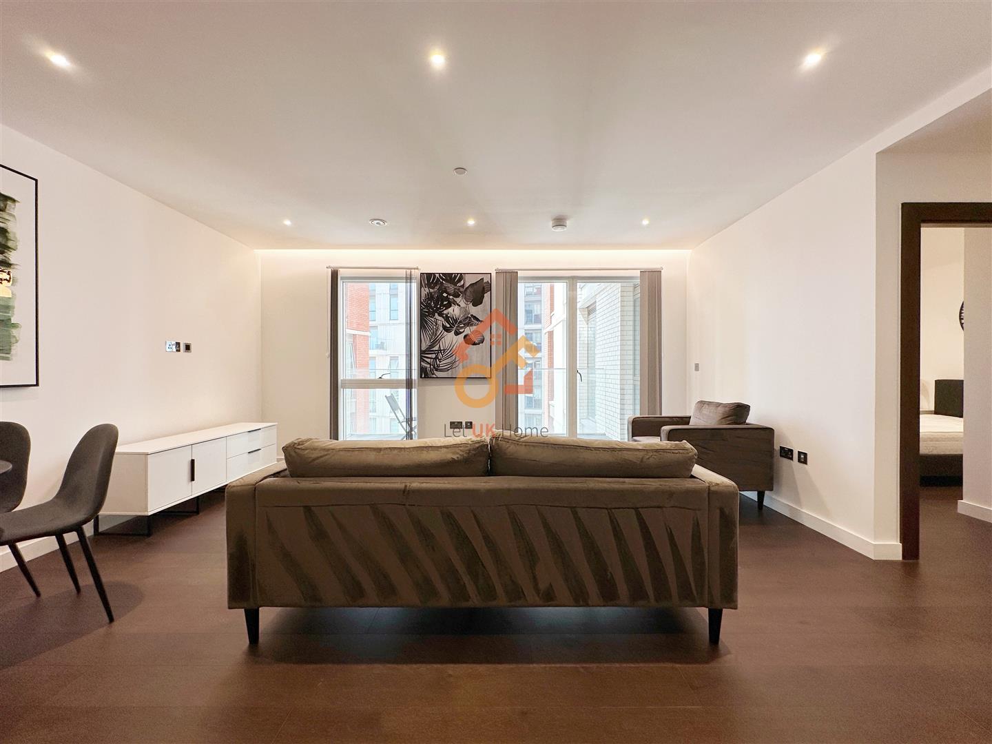 Flat Malthouse Road in Greater London
