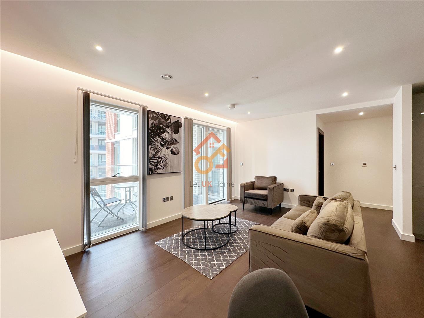 Flat Malthouse Road in Greater London