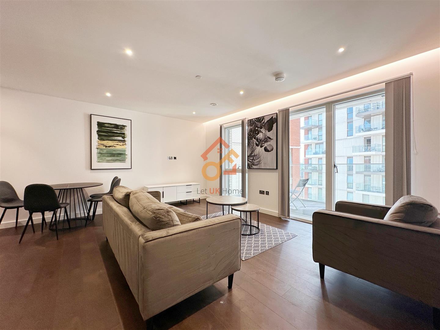 Flat Malthouse Road in Greater London