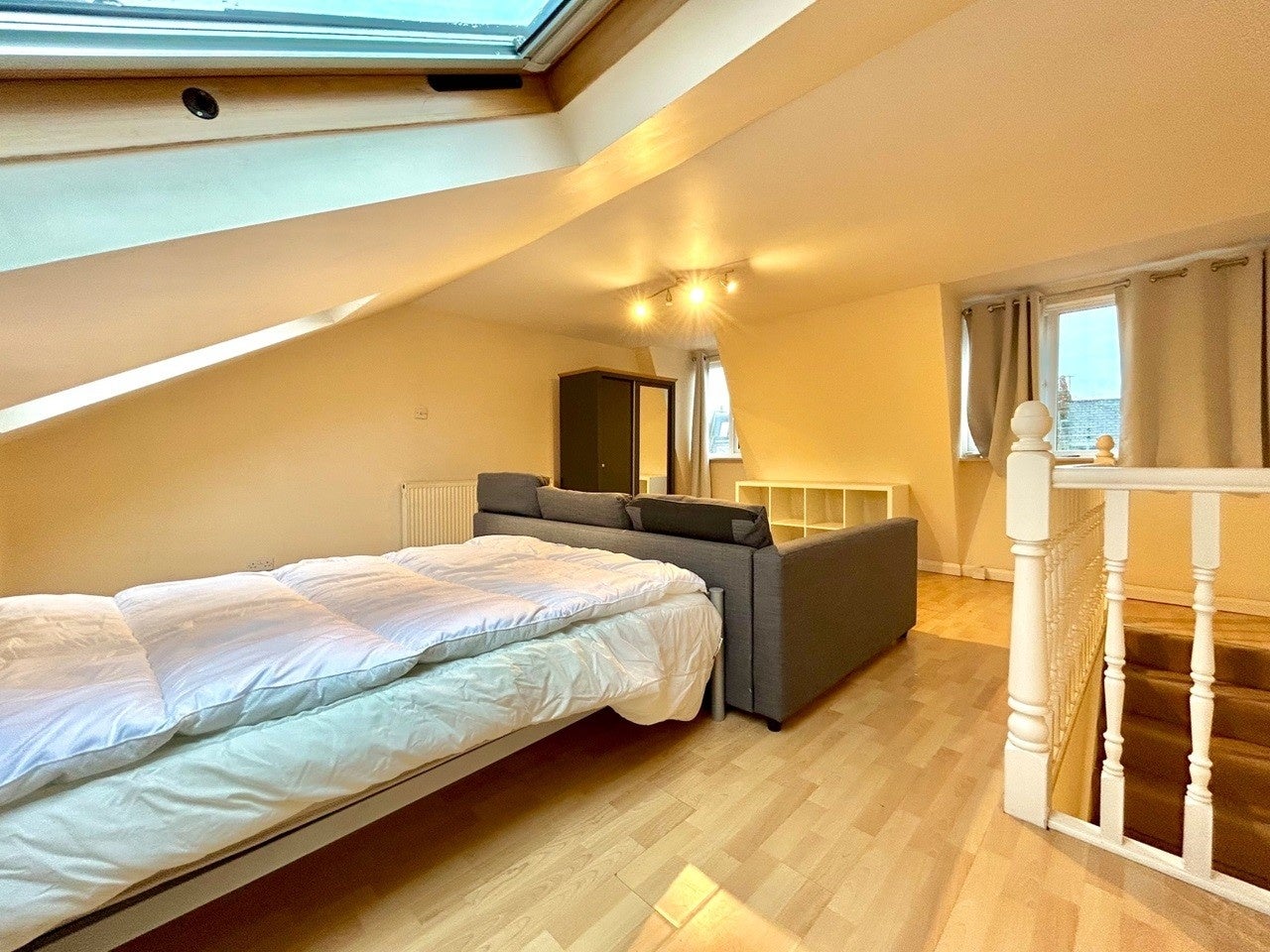 Room Broughton Road in Greater London