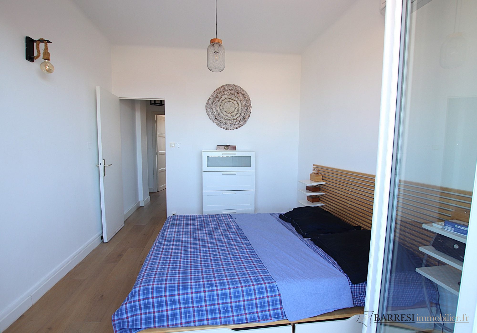 Room Place d'Armes in Toulon