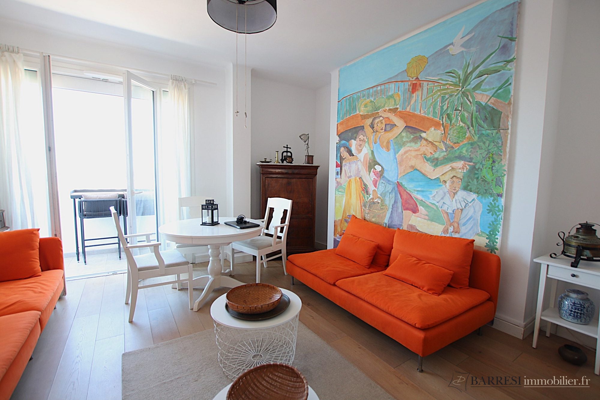 Room Place d'Armes in Toulon