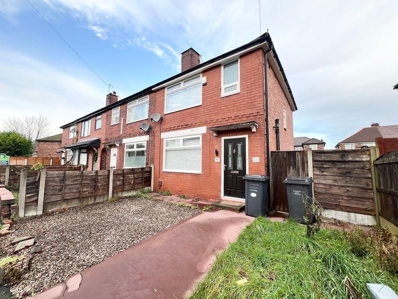 House Deepdale Drive in Salford