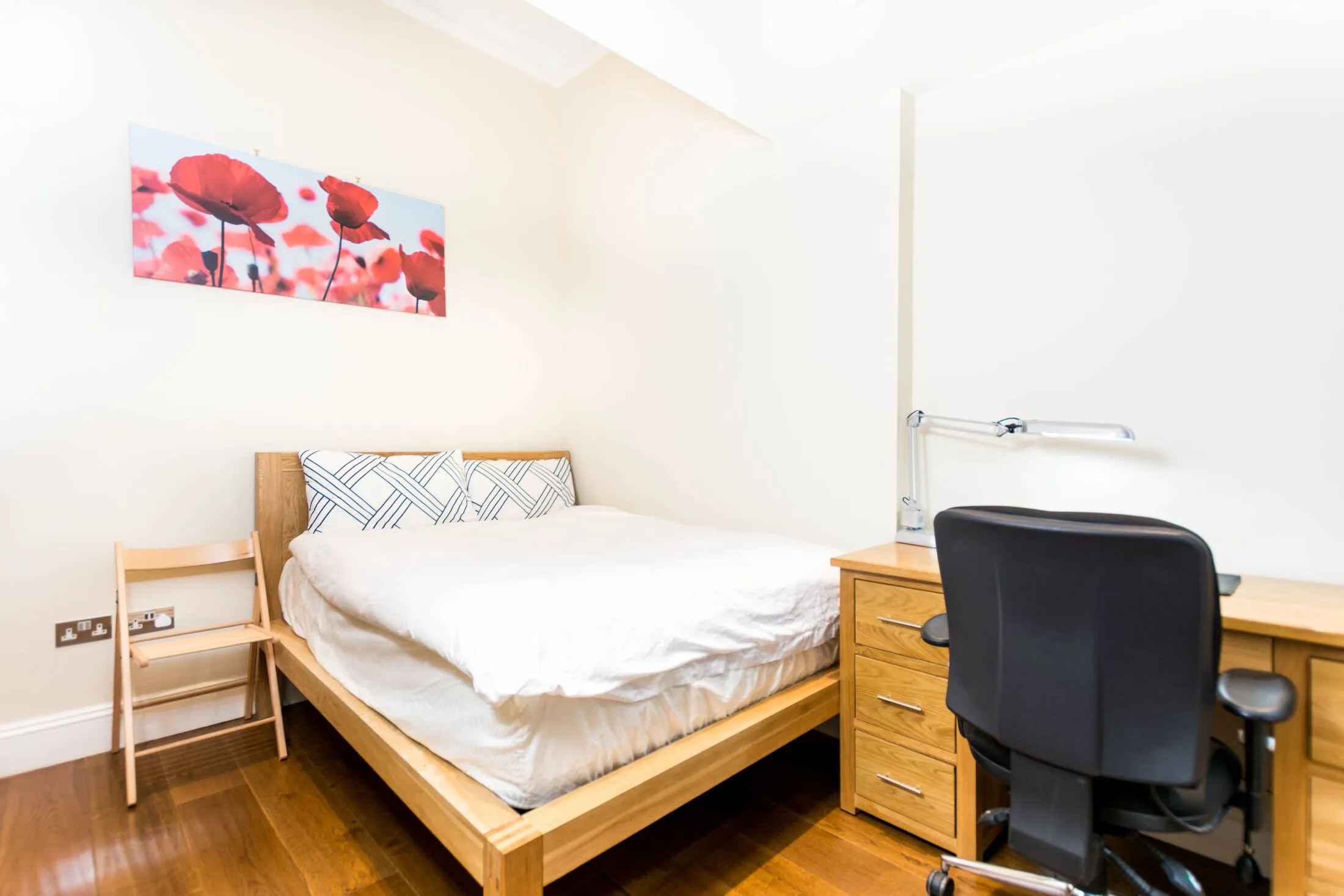 Flat Old Brompton Road in Greater London