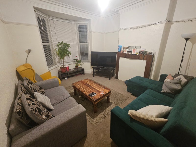 Room Cresswell Grove in Manchester