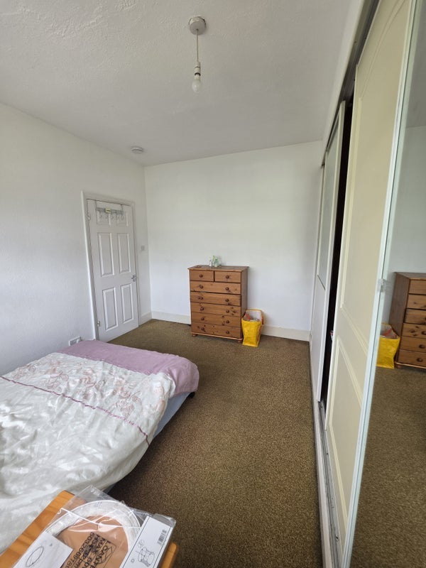 Room Beechfield Road in Greater London
