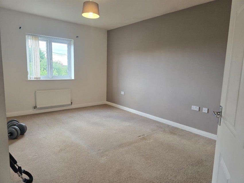 Flat Carlton Drive in Oadby and Wigston