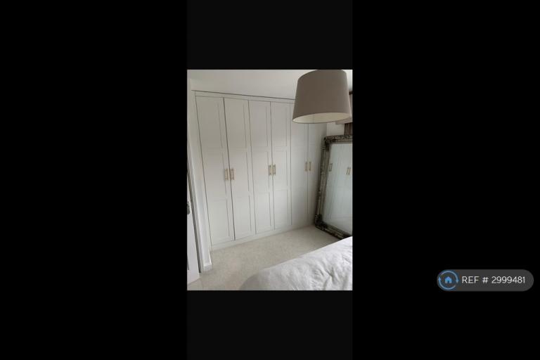 House Ingle Nook Close in Trafford
