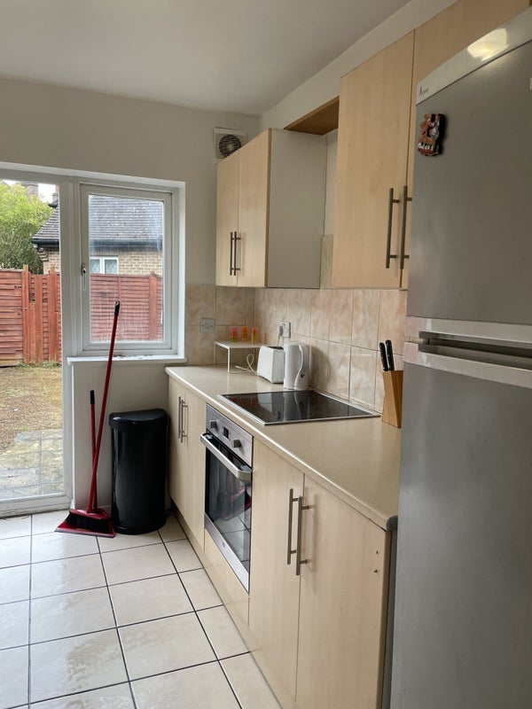 Room Lilac Street in Greater London