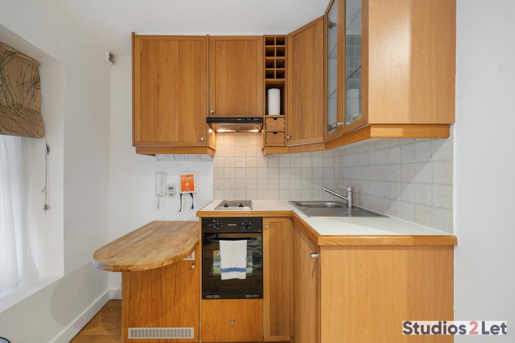 Flat Cartwright Gardens in Greater London