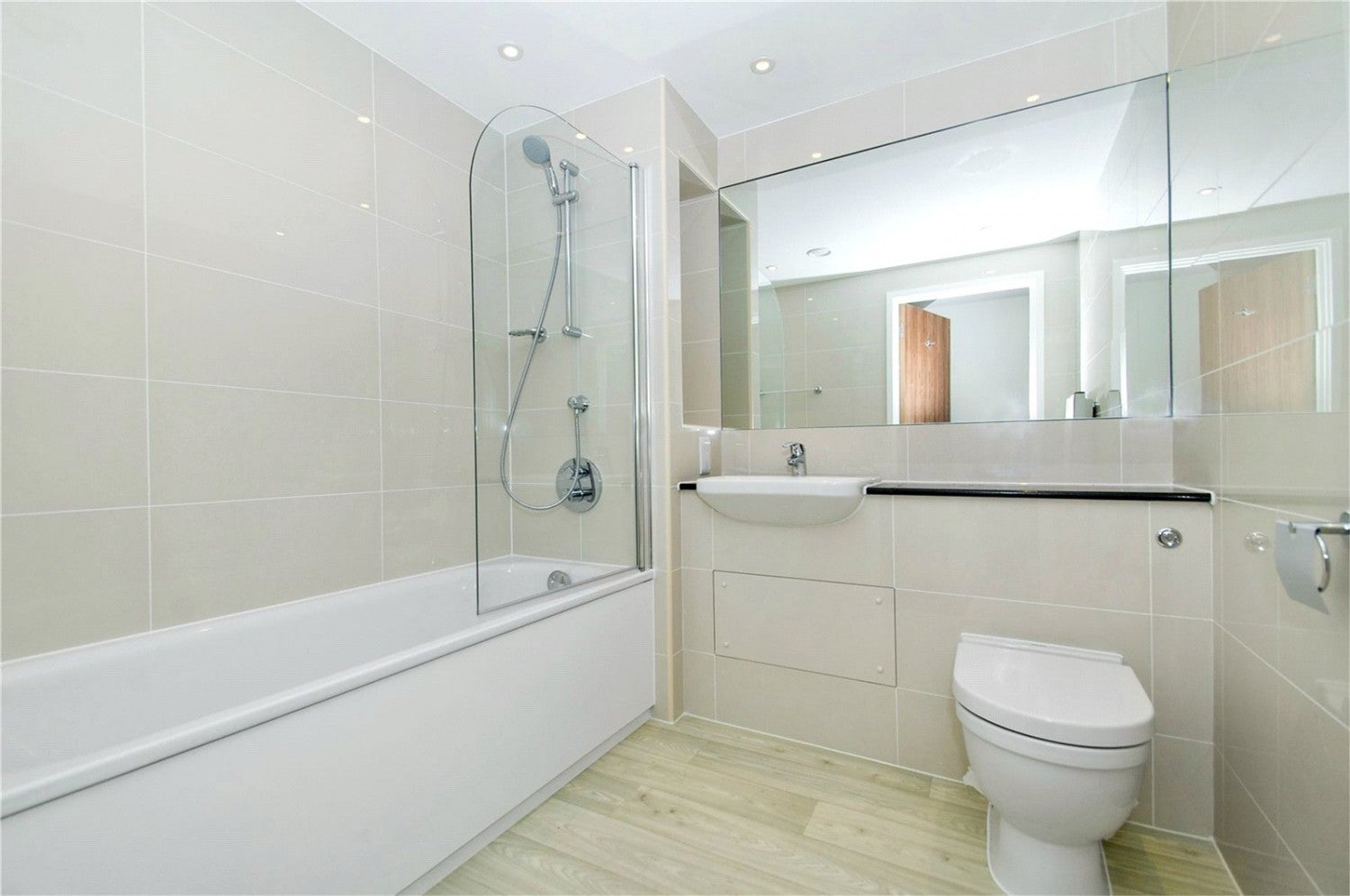 Flat Cambridge Heath Road in Greater London