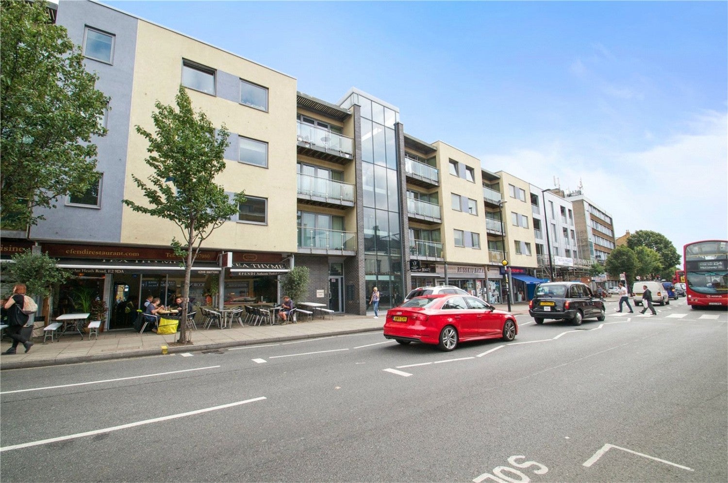 Flat Cambridge Heath Road in Greater London