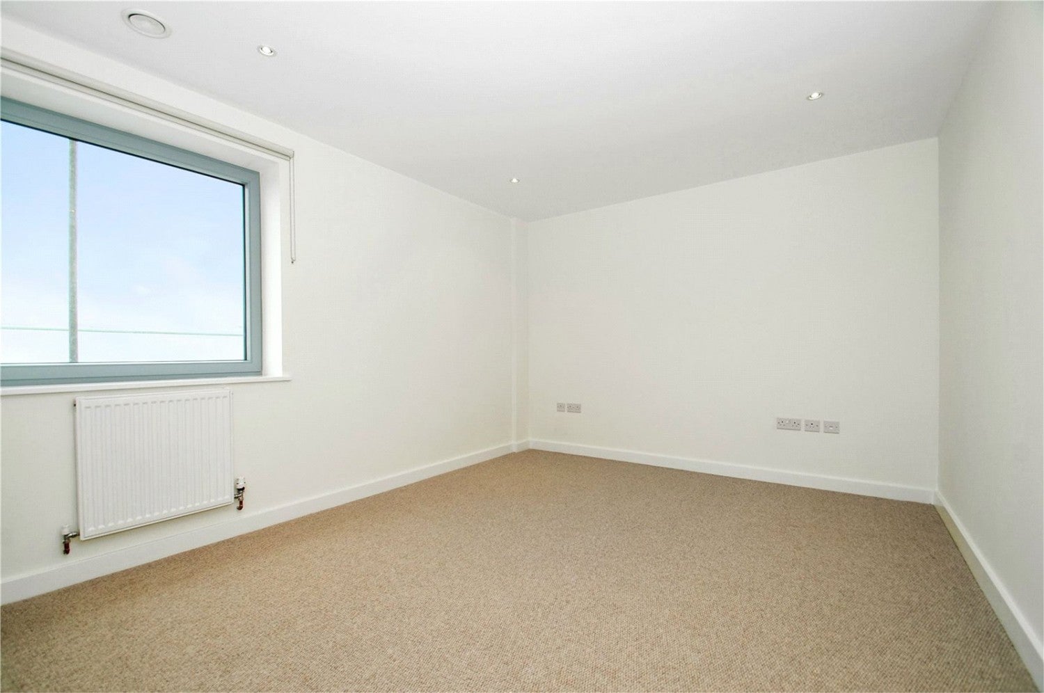 Flat Cambridge Heath Road in Greater London