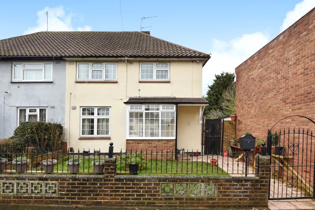 House Ely Gardens in Elstree and Borehamwood