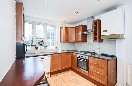 House Ely Gardens in Elstree and Borehamwood