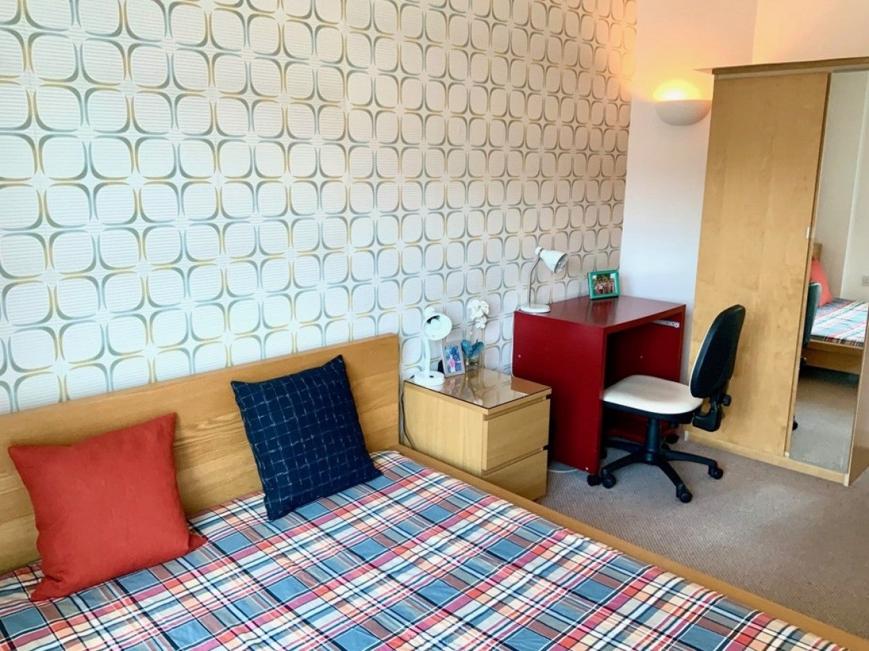Room Alfreton Road in Nottingham
