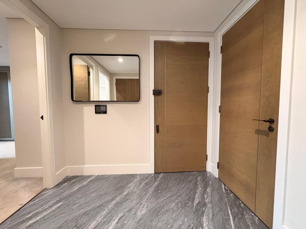 Flat Cardinal Walk in City of Westminster