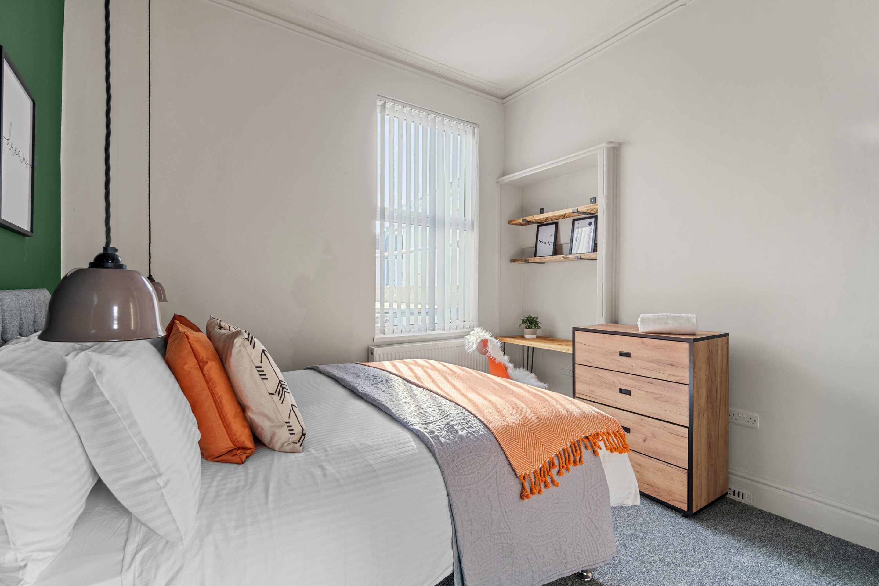 Room Beaumont Road in Plymouth