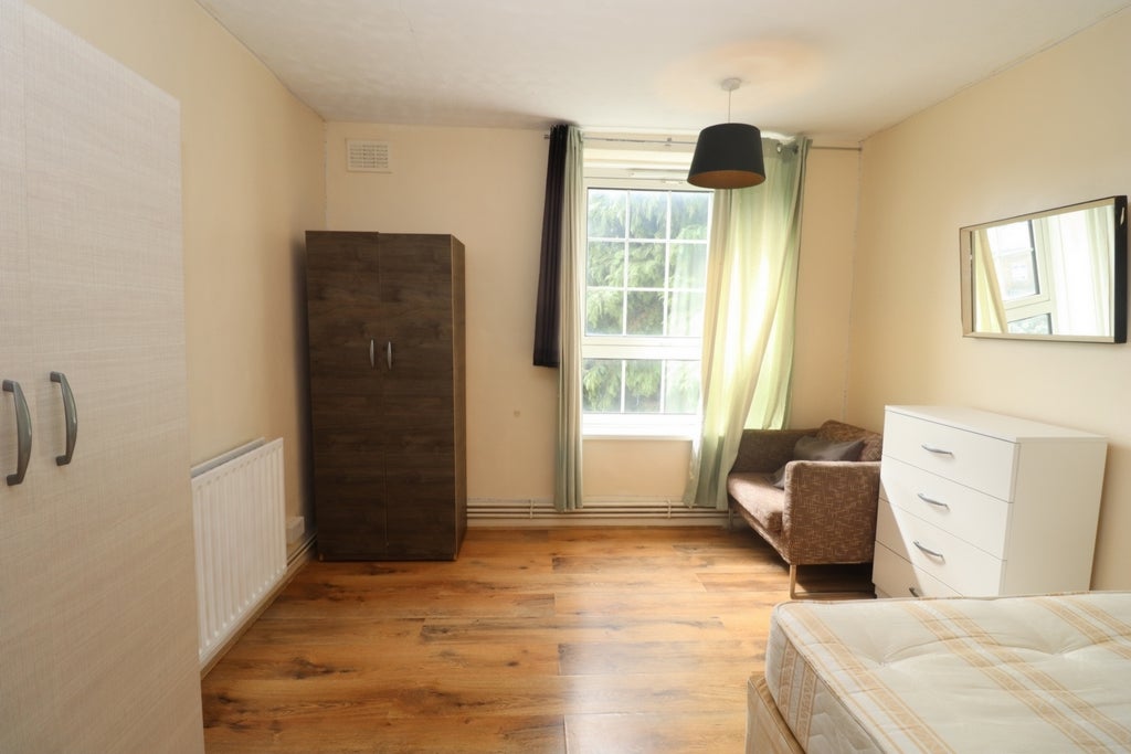 Room Globe Road in Greater London