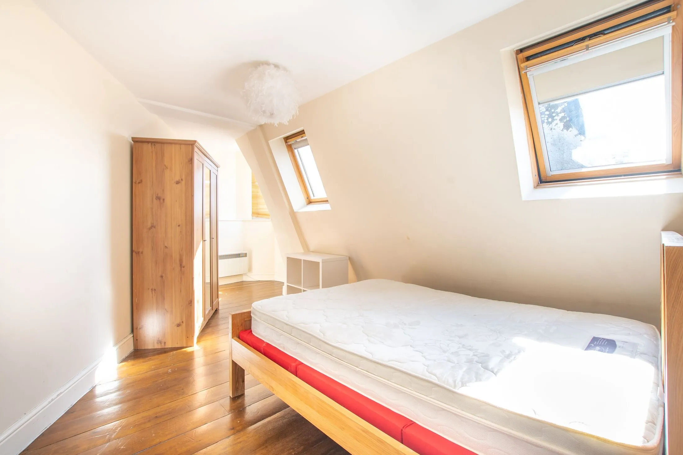 Flat Cricklewood Broadway in Greater London