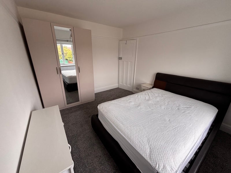 Room Derby Road in North East Derbyshire