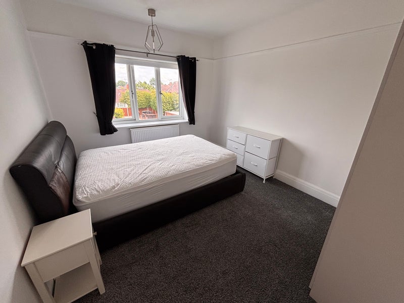 Room Derby Road in North East Derbyshire