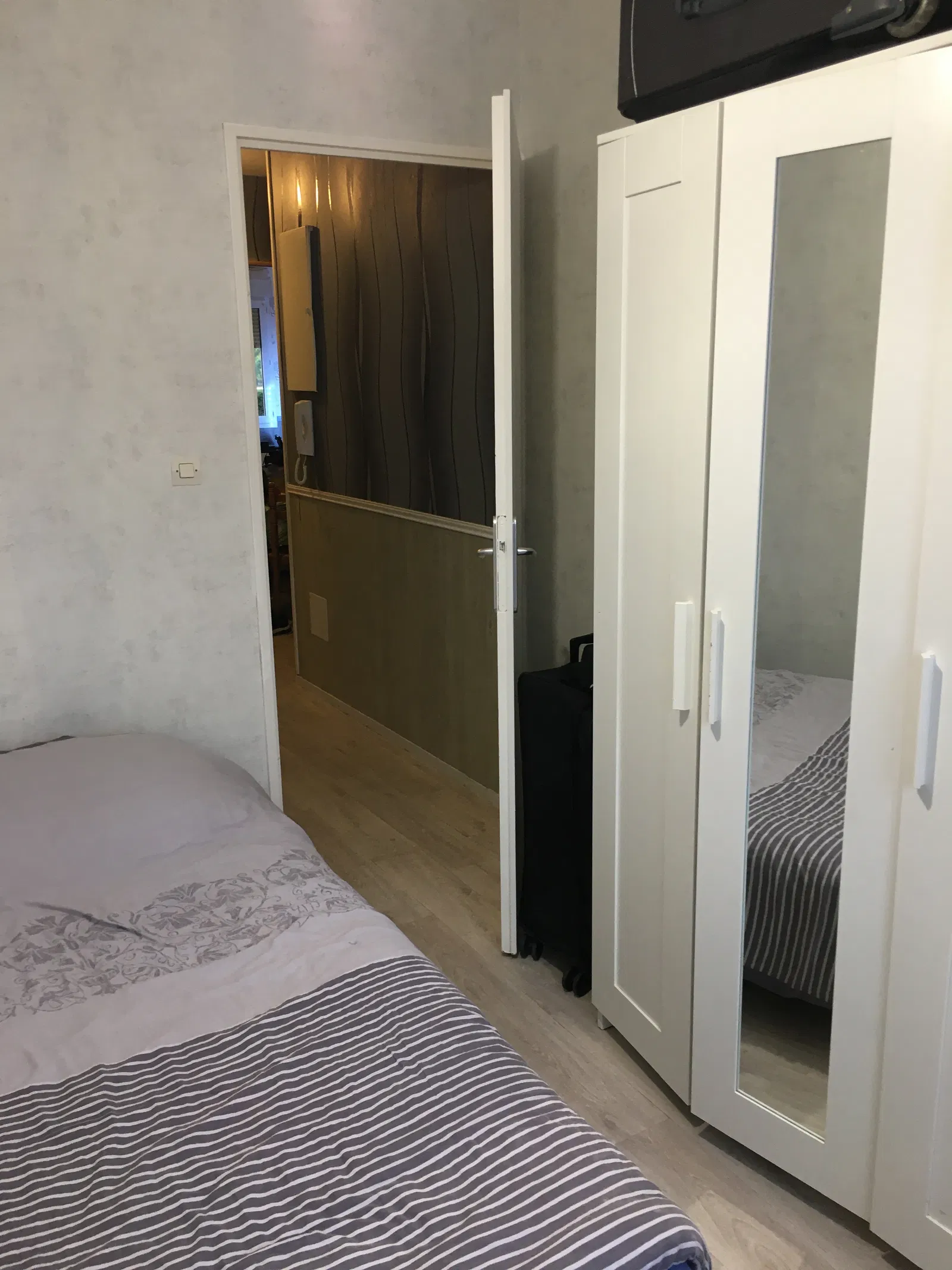Room Place des Ducs de Valois in Chevigny-Saint-Sauveur