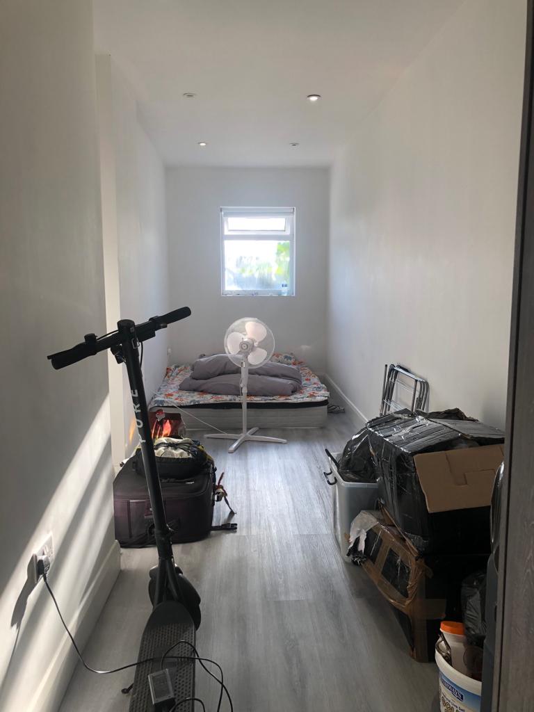Flat Chaplin Road in Greater London