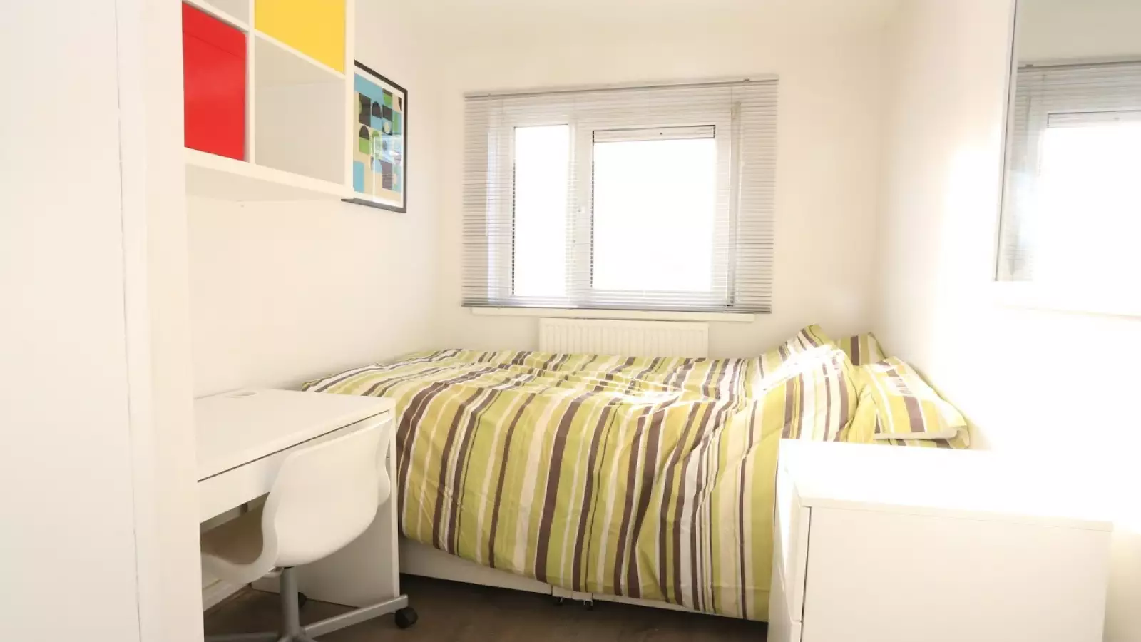 Flat Burcham Street in Greater London