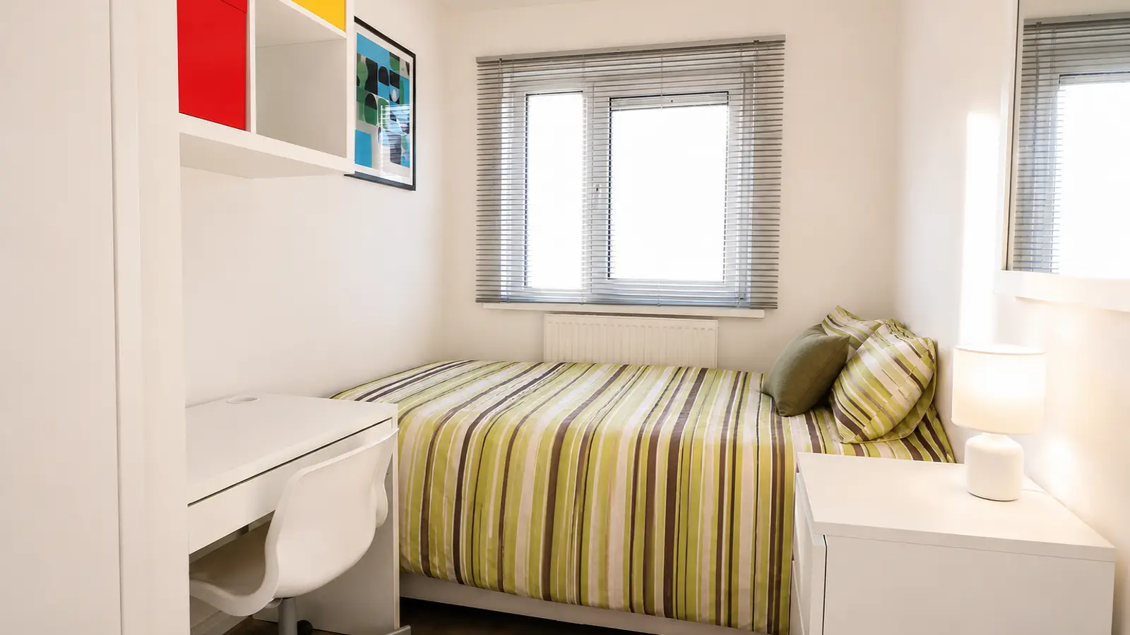 Room Burcham Street in Greater London