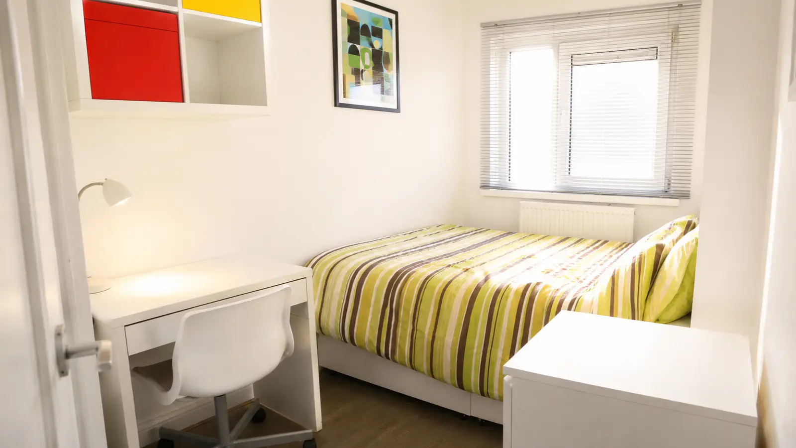 Room Burcham Street in Greater London