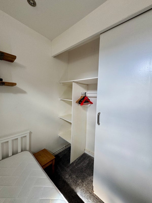 Room Stoney Lane in Greater London