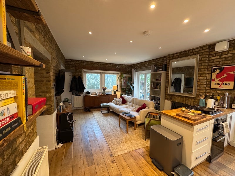 Room Stoney Lane in Greater London