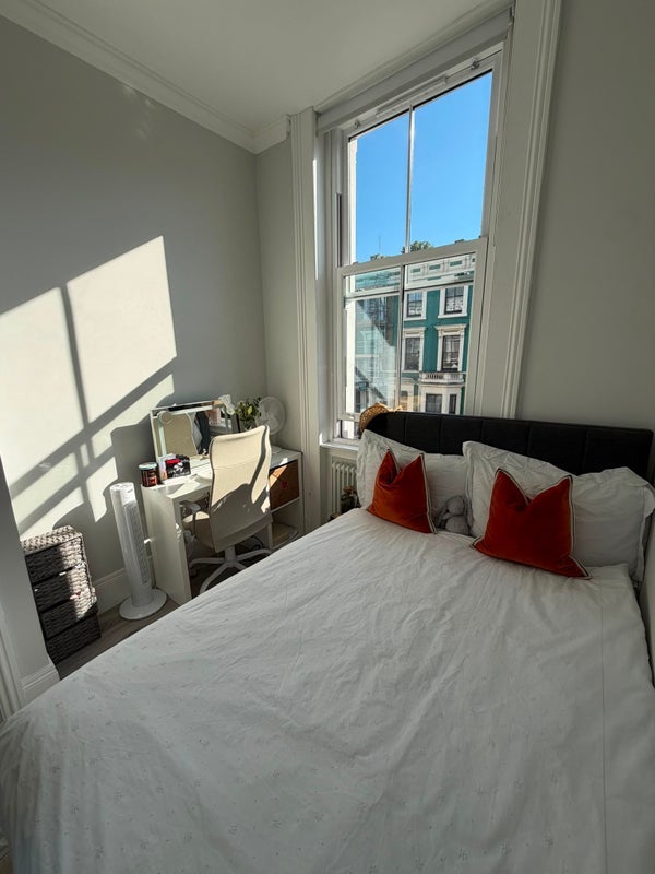 Room Finborough Road in Greater London