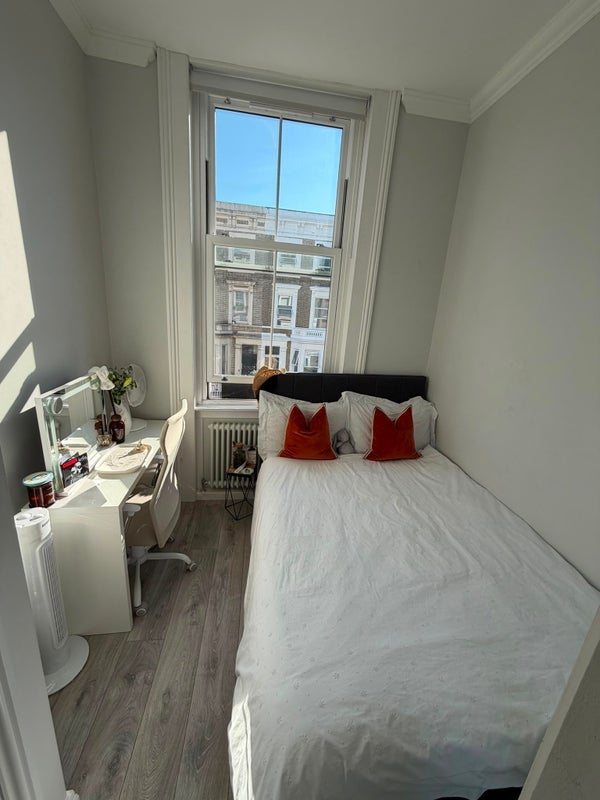 Room Finborough Road in Greater London